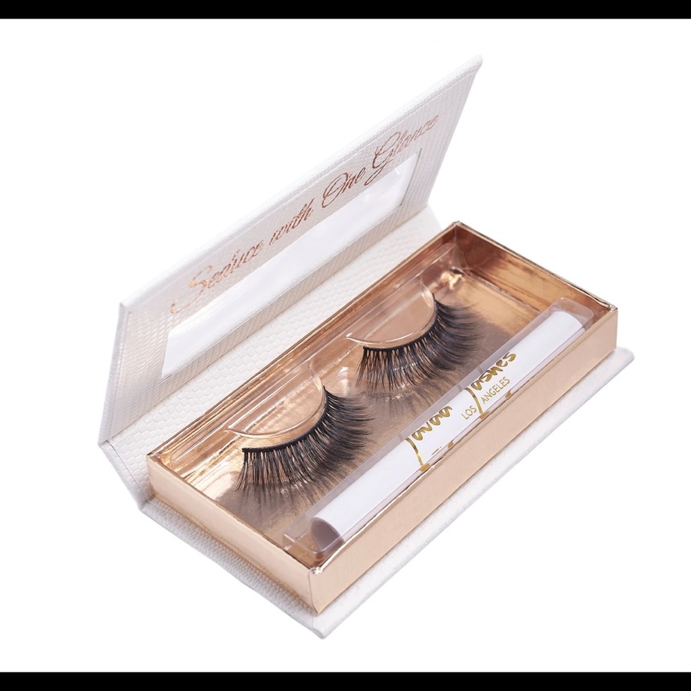 Lavas Lashes Charm Faux Mink